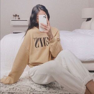 Levis crewneck sweatshirt